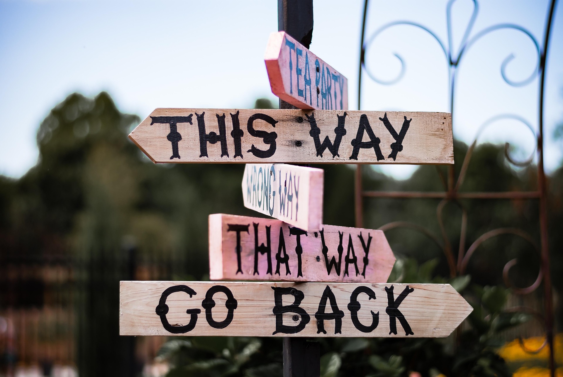 bgphotographyllc-signs-3479398_1920.jpg
